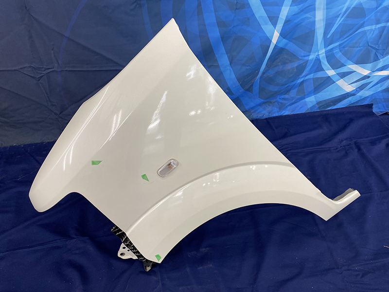 左フロントフェンダー