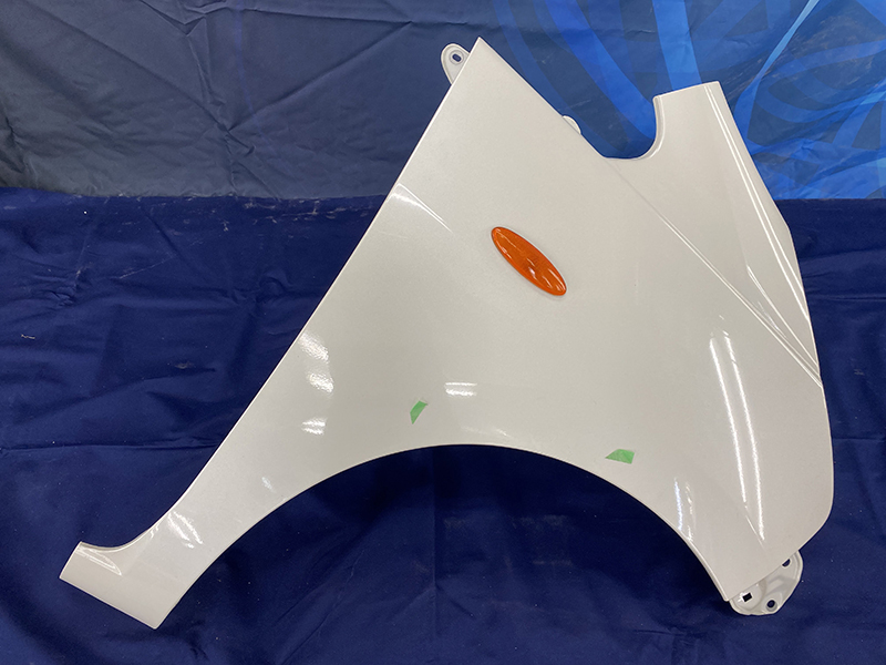 フロントフェンダー