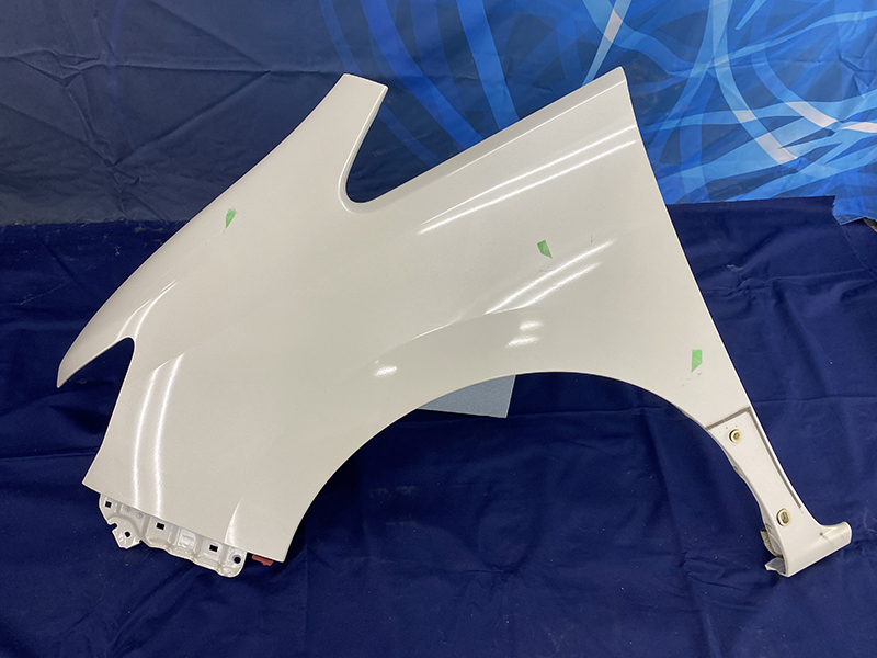 左フロントフェンダー