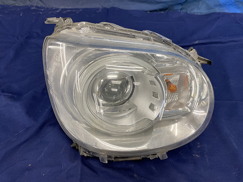 右ヘッドライト