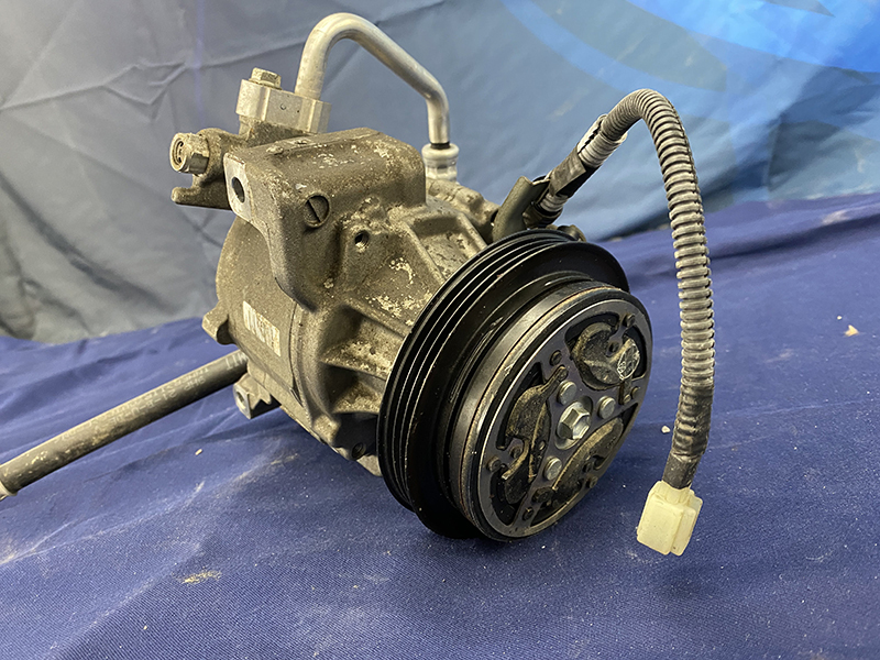 DENSOエアコンコンプレッサー