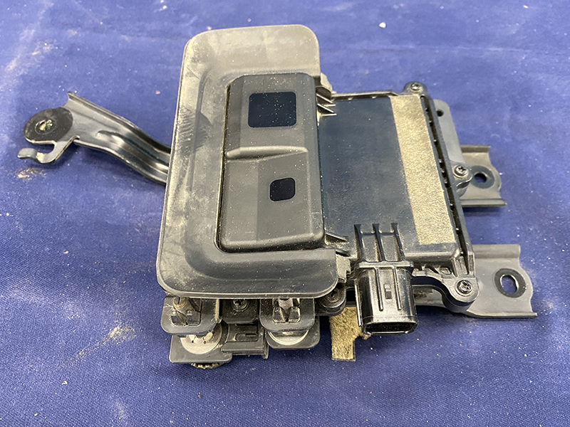 レーダーブレーキセンサー